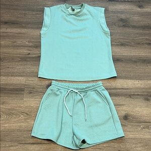 Sleeveless Mint Green Top and Shorts Set.  Size Small.   Never worn or washed